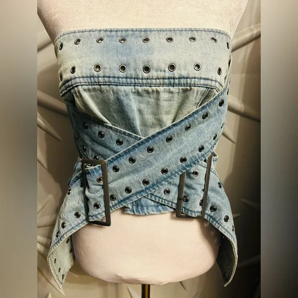 NWT Fashion Nova SZ XS blue denim strapless top w/belt accents/rear zip/bust 28” - Picture 8 of 12